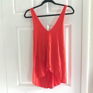 Banana Republic Tank | v-neck cross back keyhole